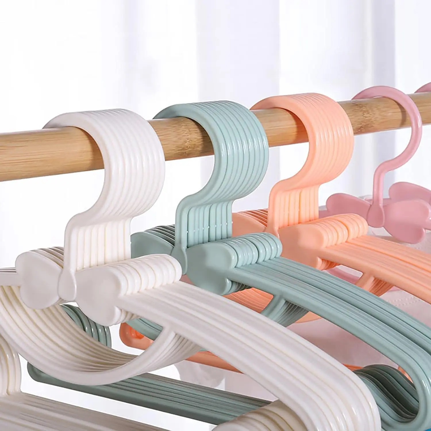 Perchas de Plástico para Ropa  - Baby Nursery Uniform reseña y precio